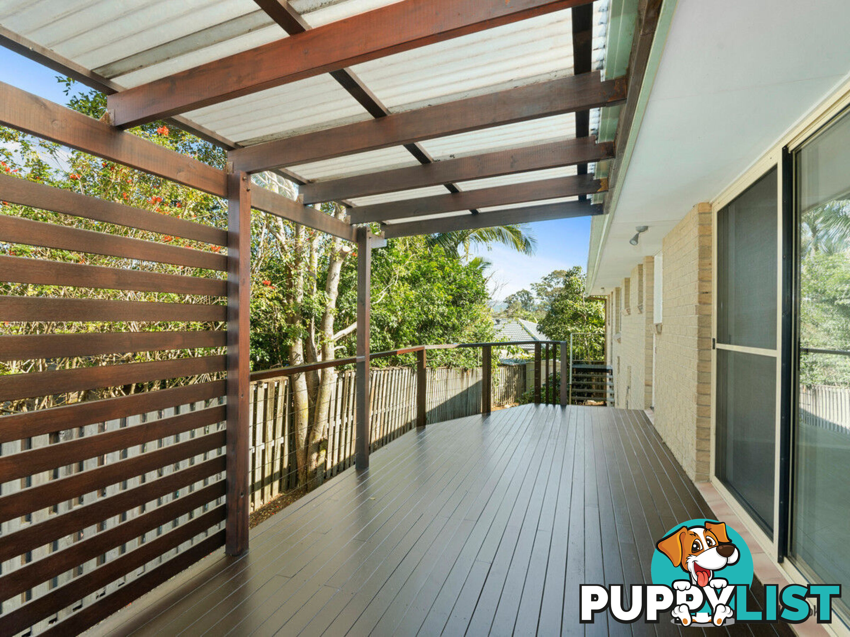 16 Daphne Court ELANORA QLD 4221