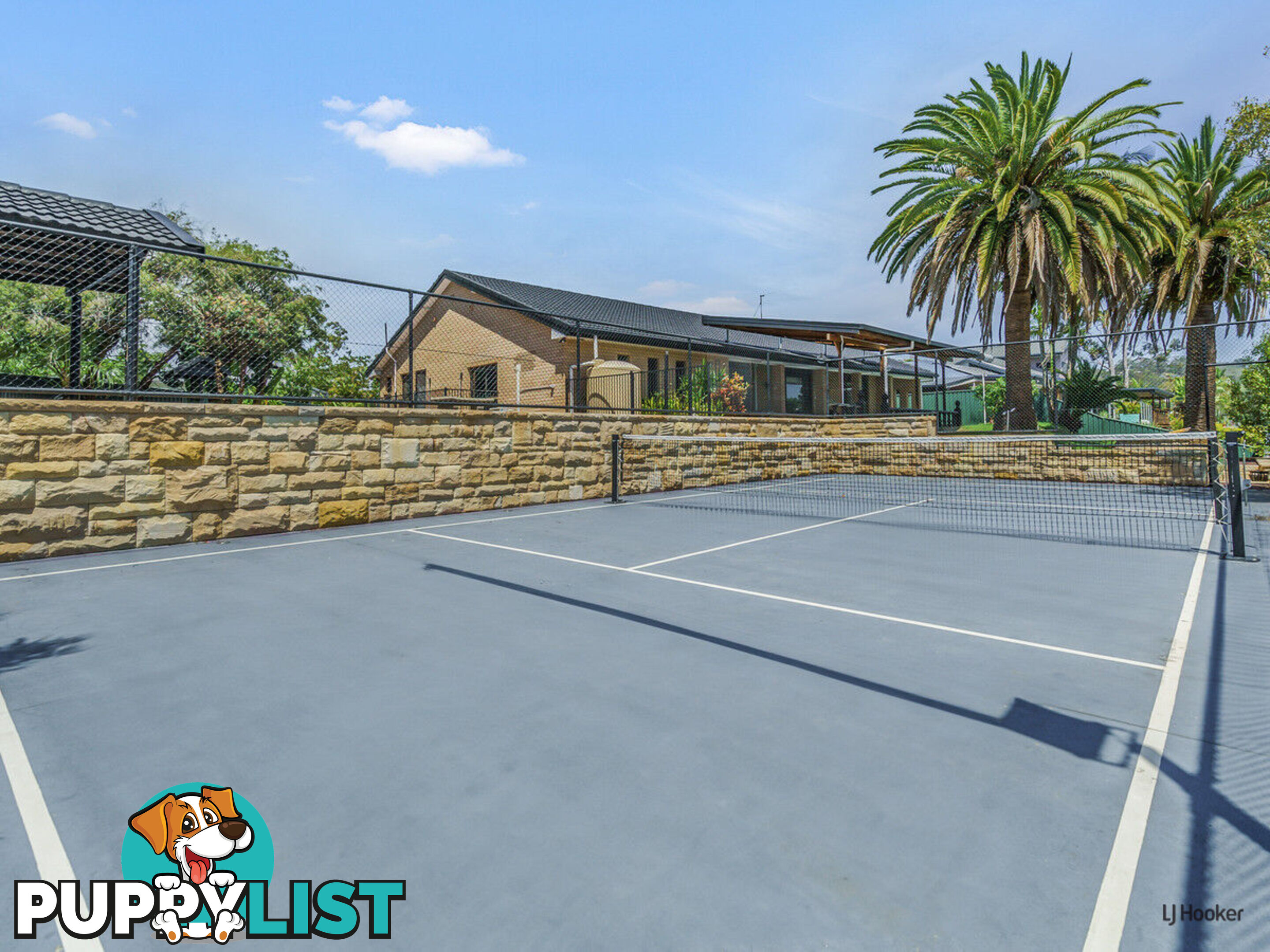 5 Prudhoe Place CURRUMBIN WATERS QLD 4223