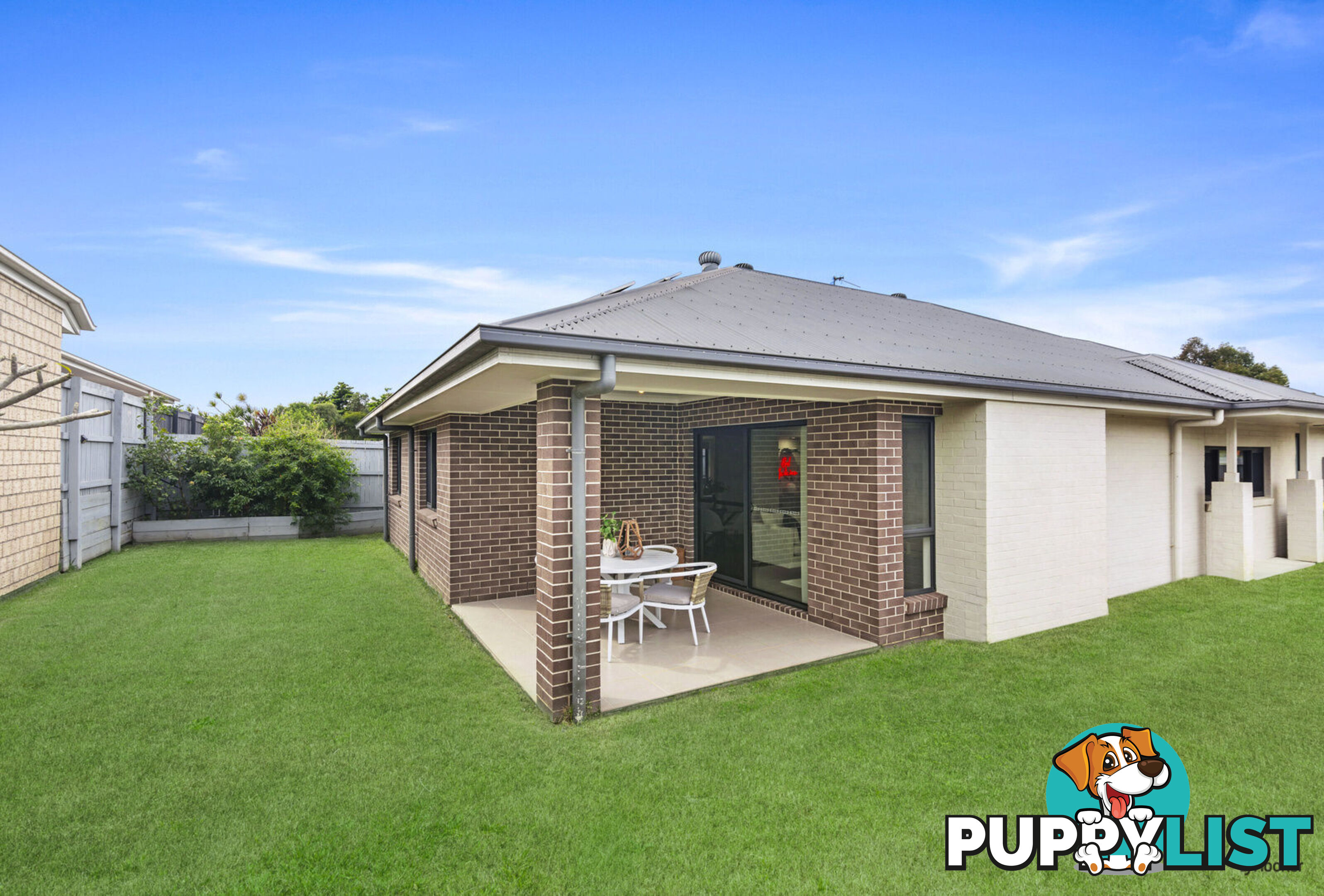 33 Sapphire Place ELANORA QLD 4221