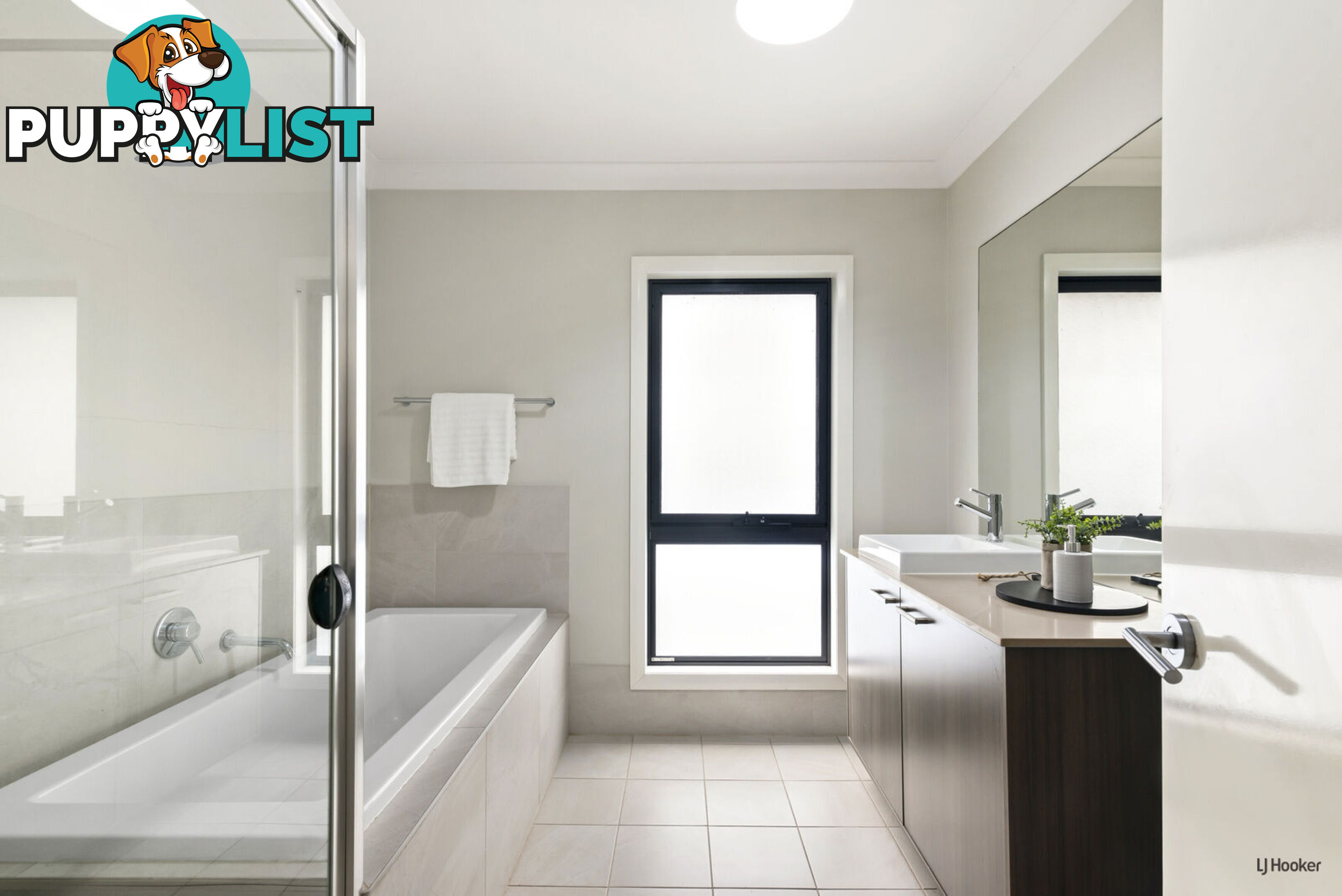 33 Sapphire Place ELANORA QLD 4221