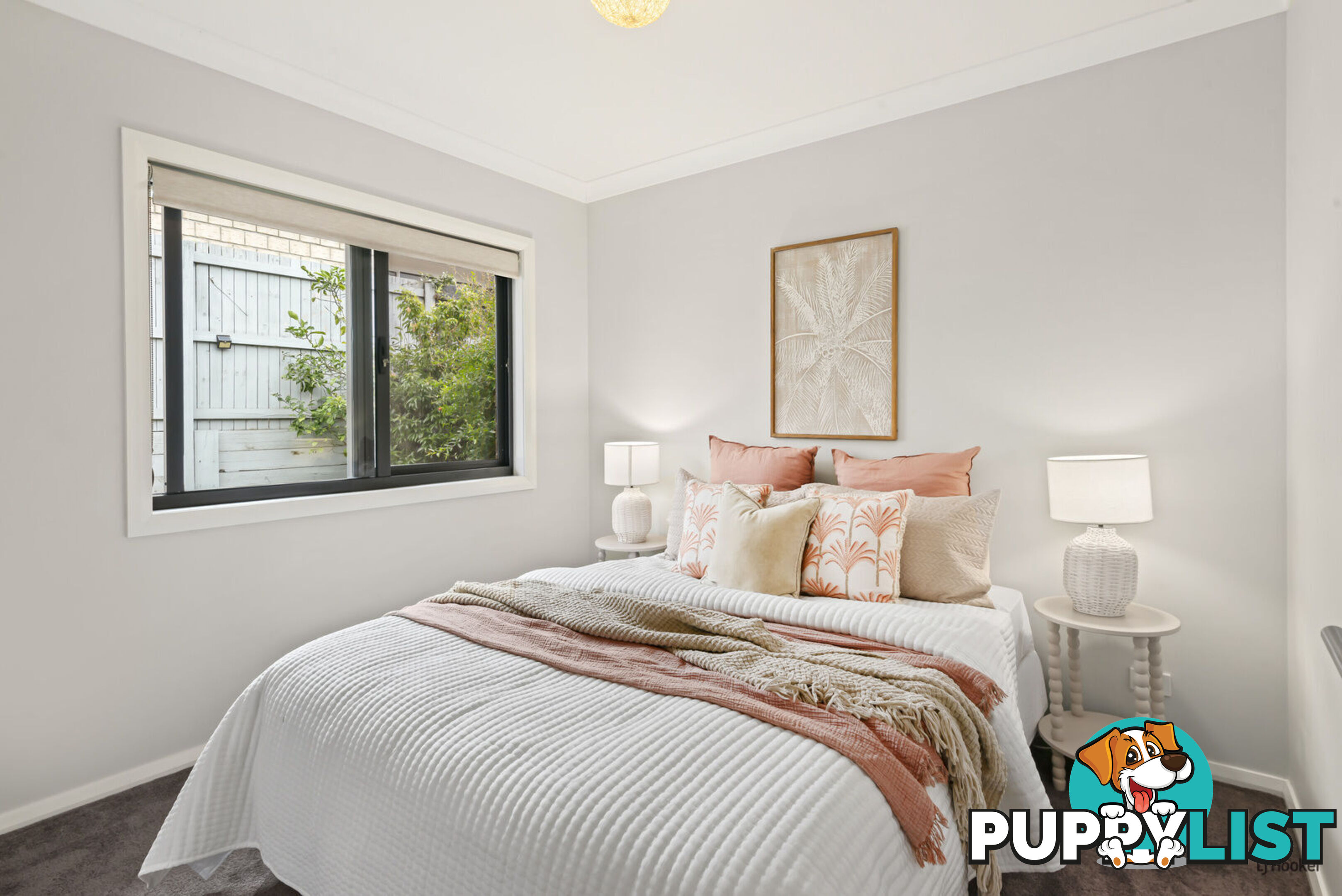 33 Sapphire Place ELANORA QLD 4221