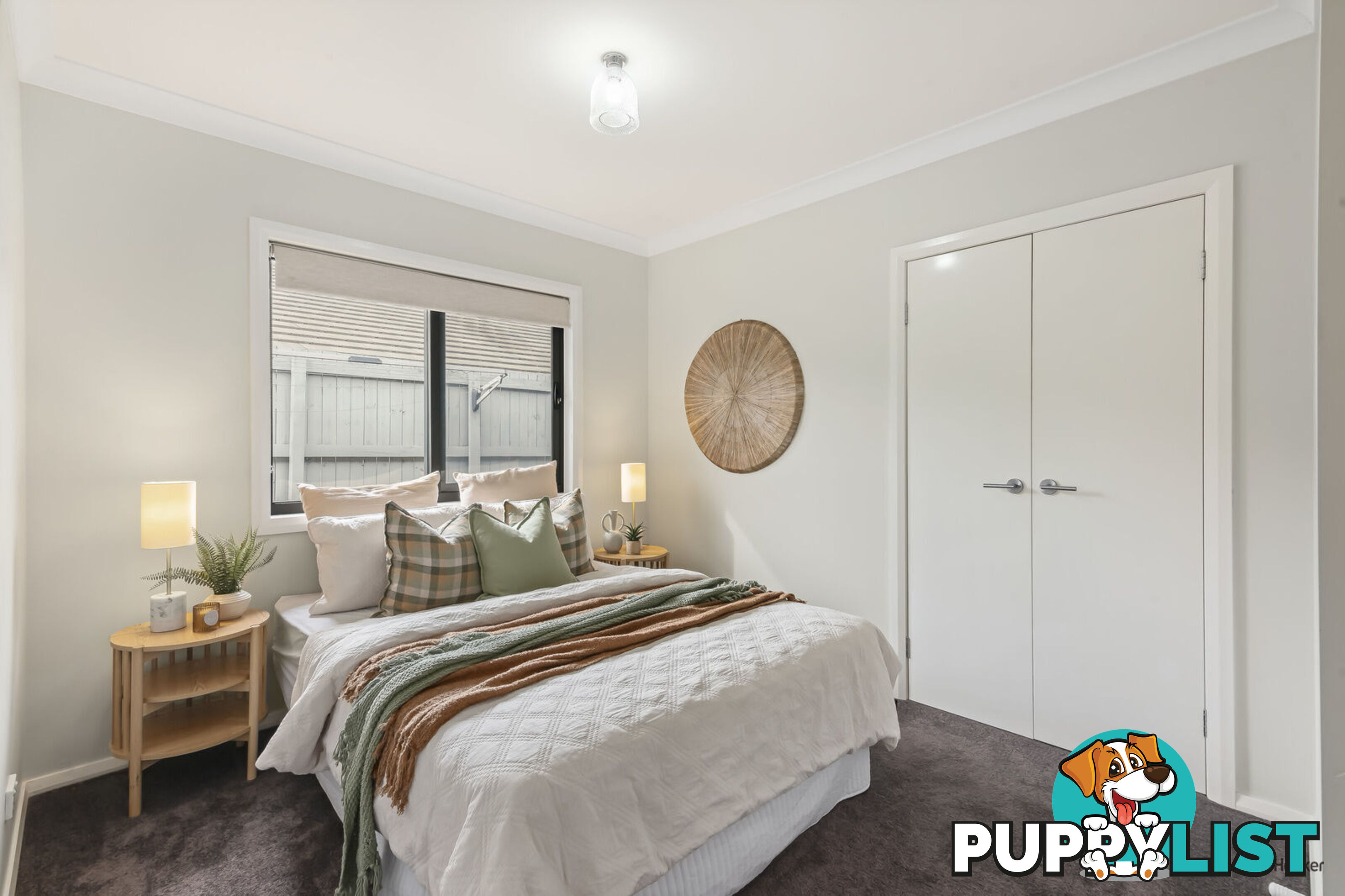 33 Sapphire Place ELANORA QLD 4221