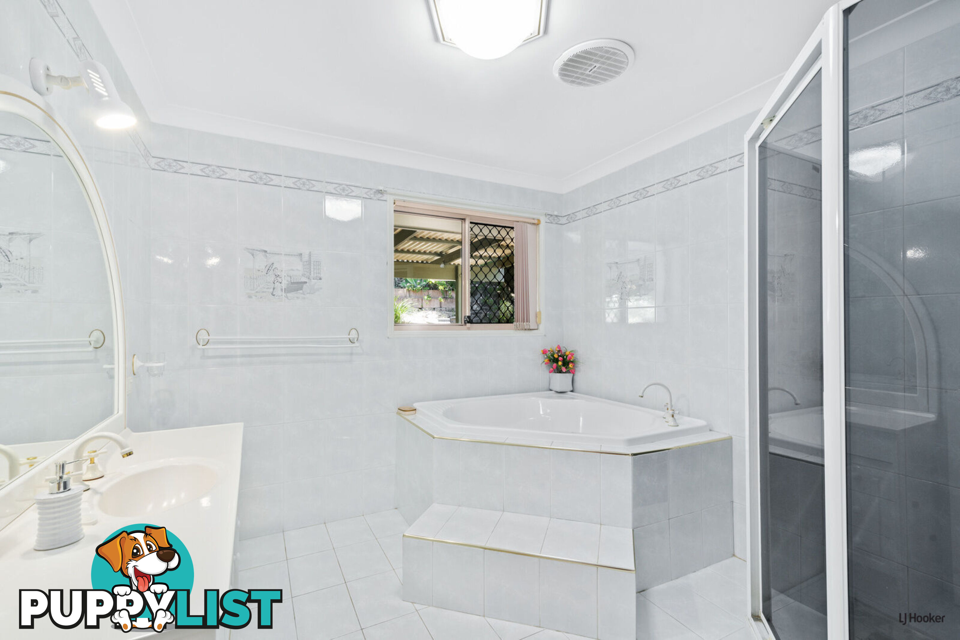 43 Saffron Street ELANORA QLD 4221
