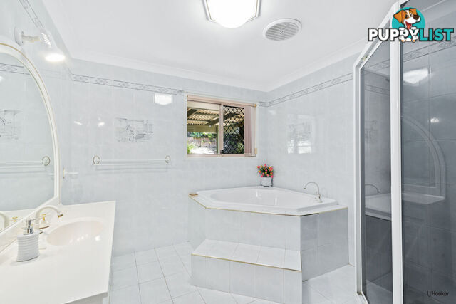 43 Saffron Street ELANORA QLD 4221