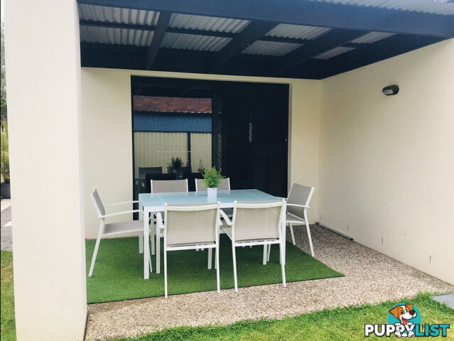2/21 Laguna Avenue PALM BEACH QLD 4221
