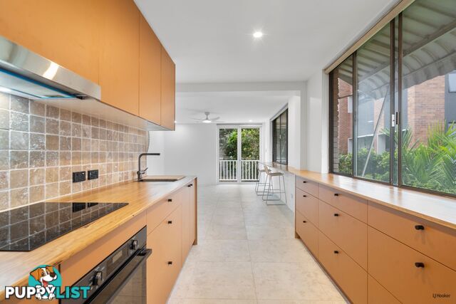 4/999 Gold Coast Highway PALM BEACH QLD 4221