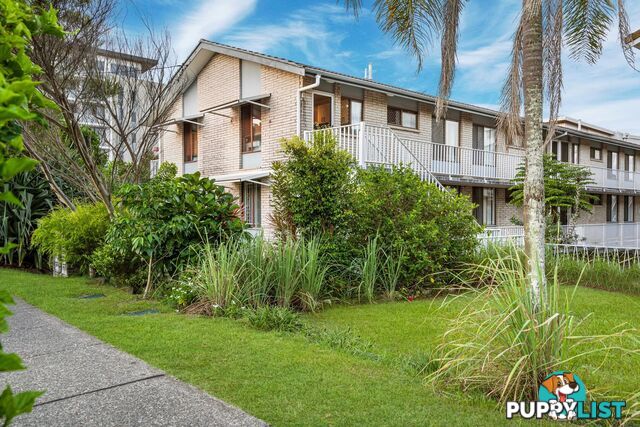 4/999 Gold Coast Highway PALM BEACH QLD 4221