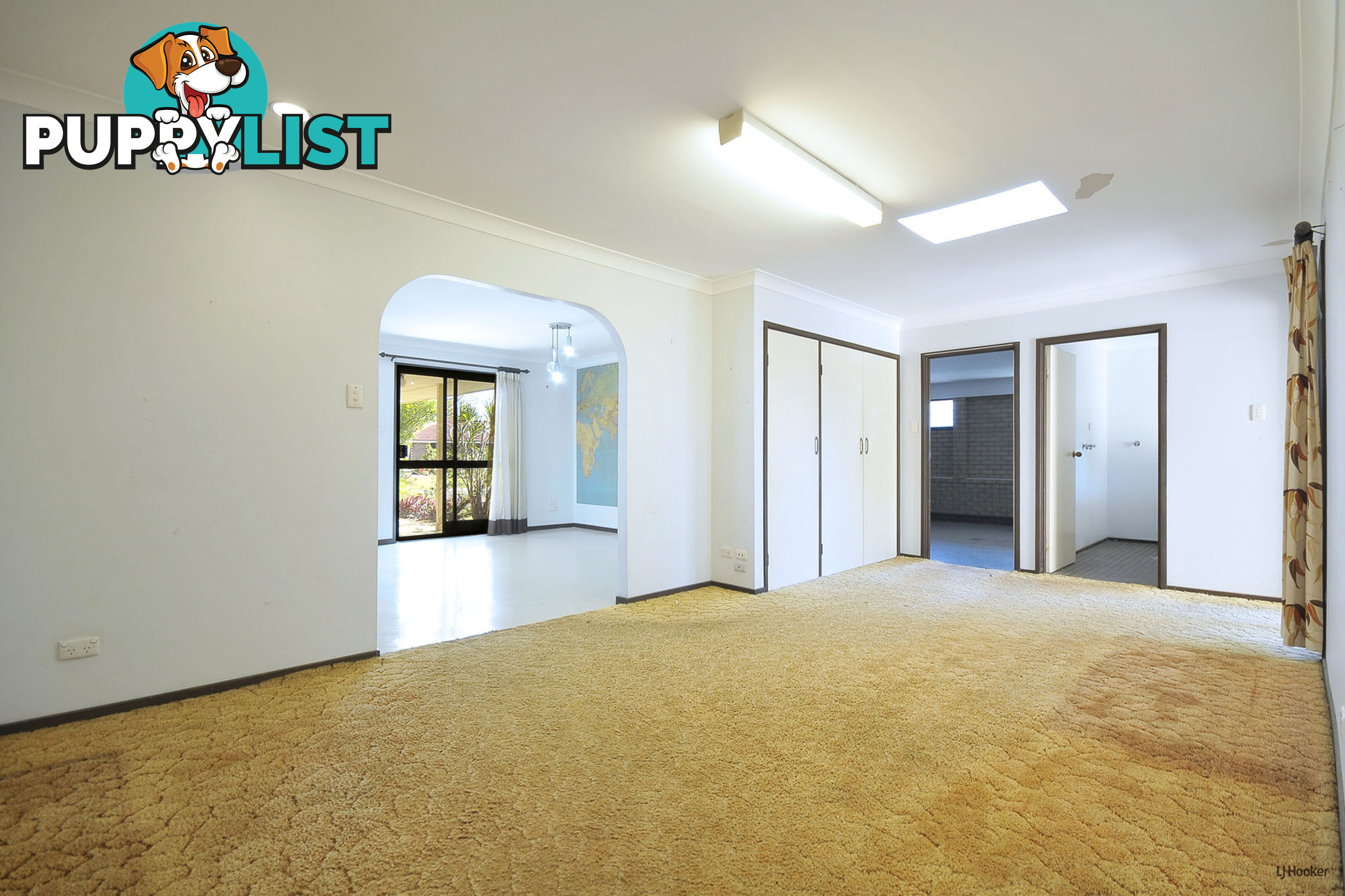 14 Foreshore Close ELANORA QLD 4221