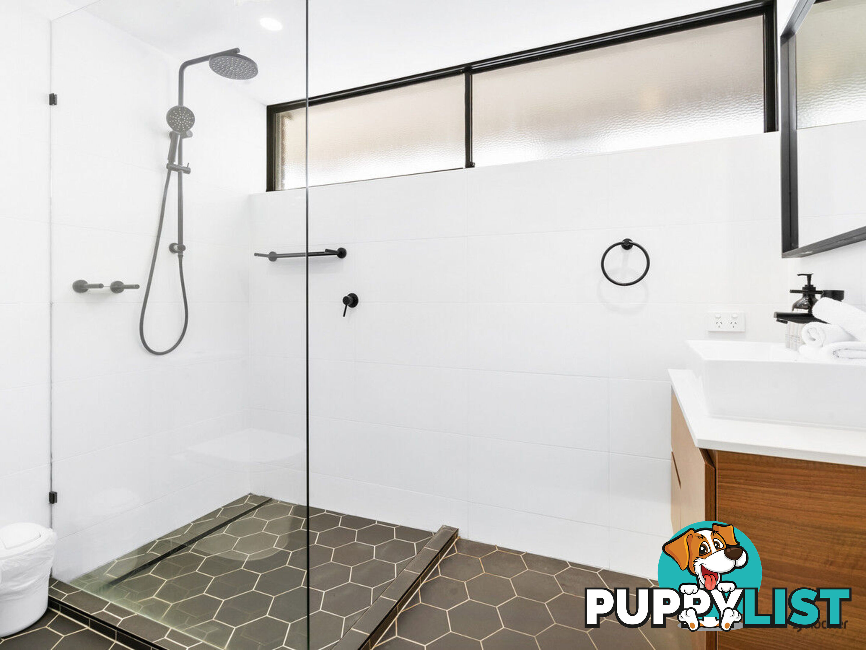 1/32 Powell Crescent COOLANGATTA QLD 4225
