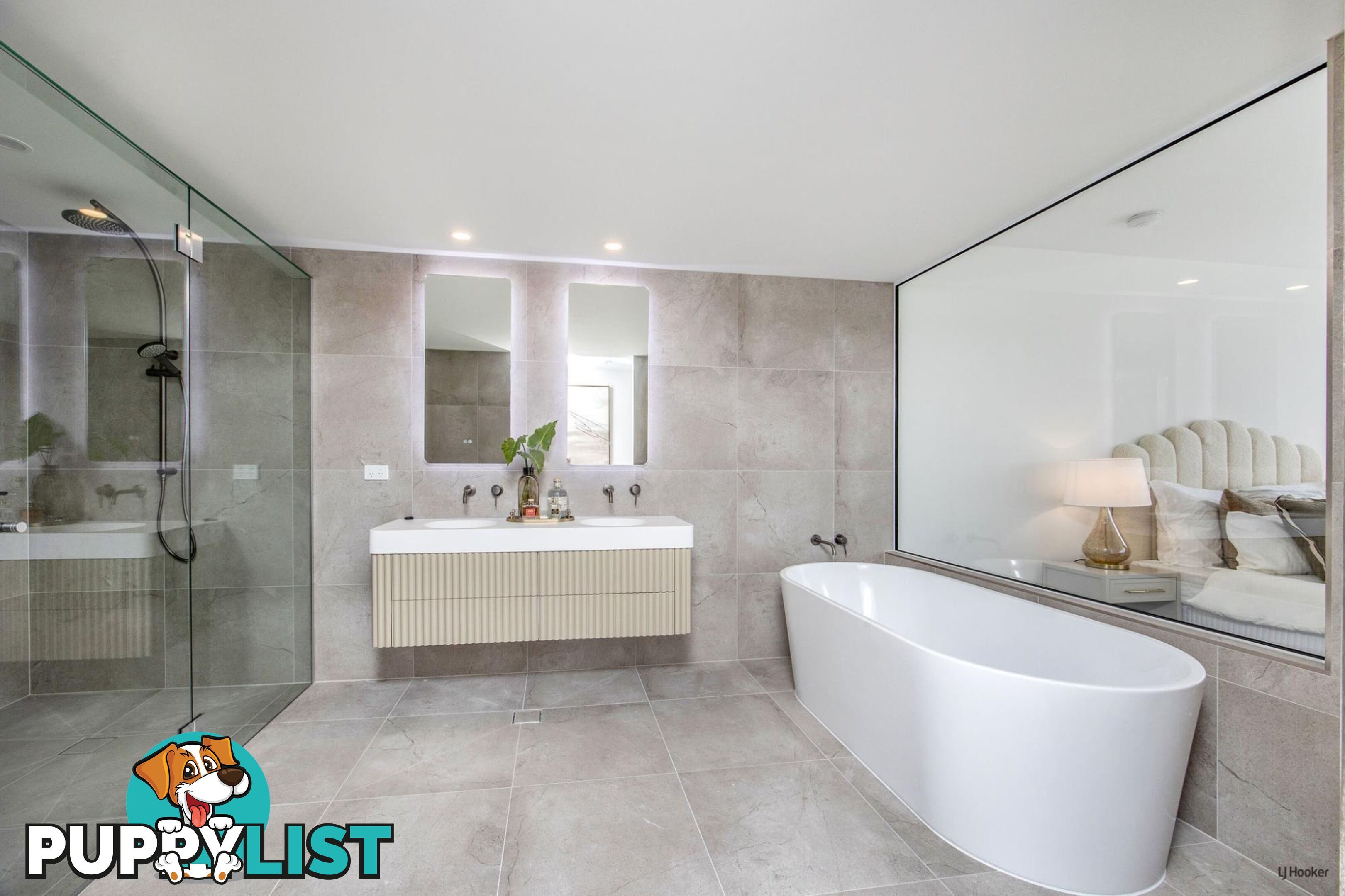 10-12 Sickle Avenue HOPE ISLAND QLD 4212