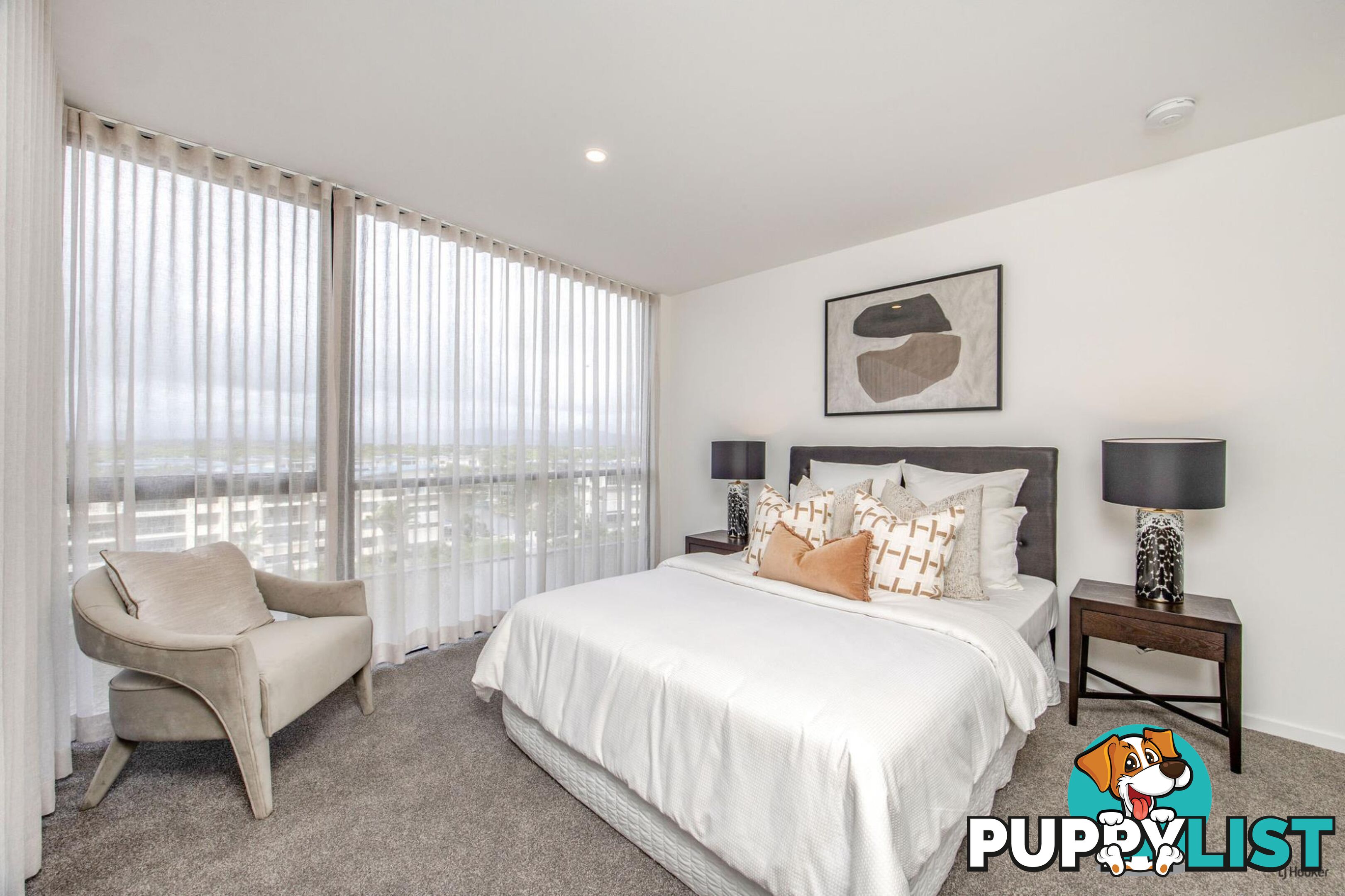10-12 Sickle Avenue HOPE ISLAND QLD 4212