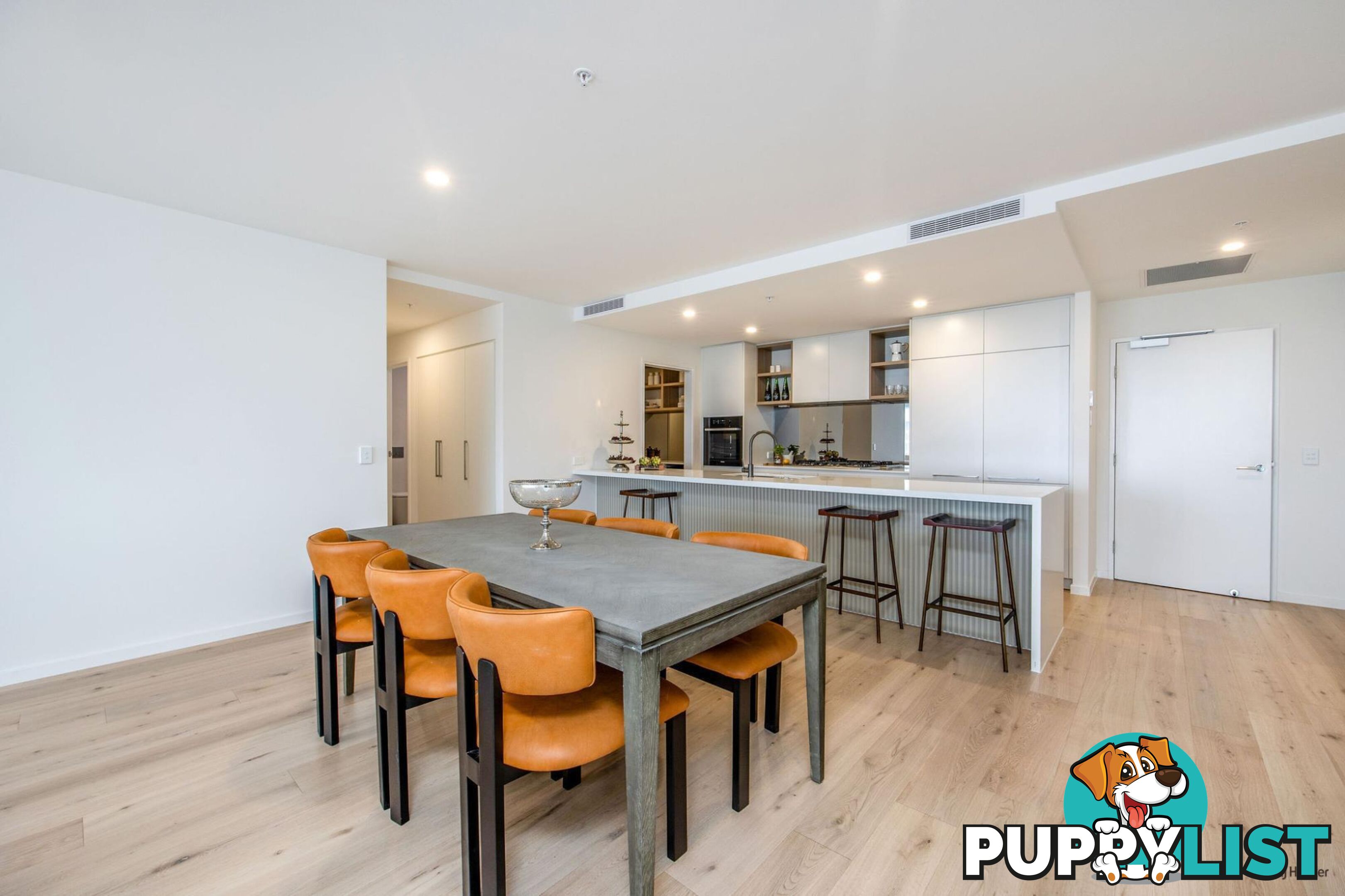 10-12 Sickle Avenue HOPE ISLAND QLD 4212