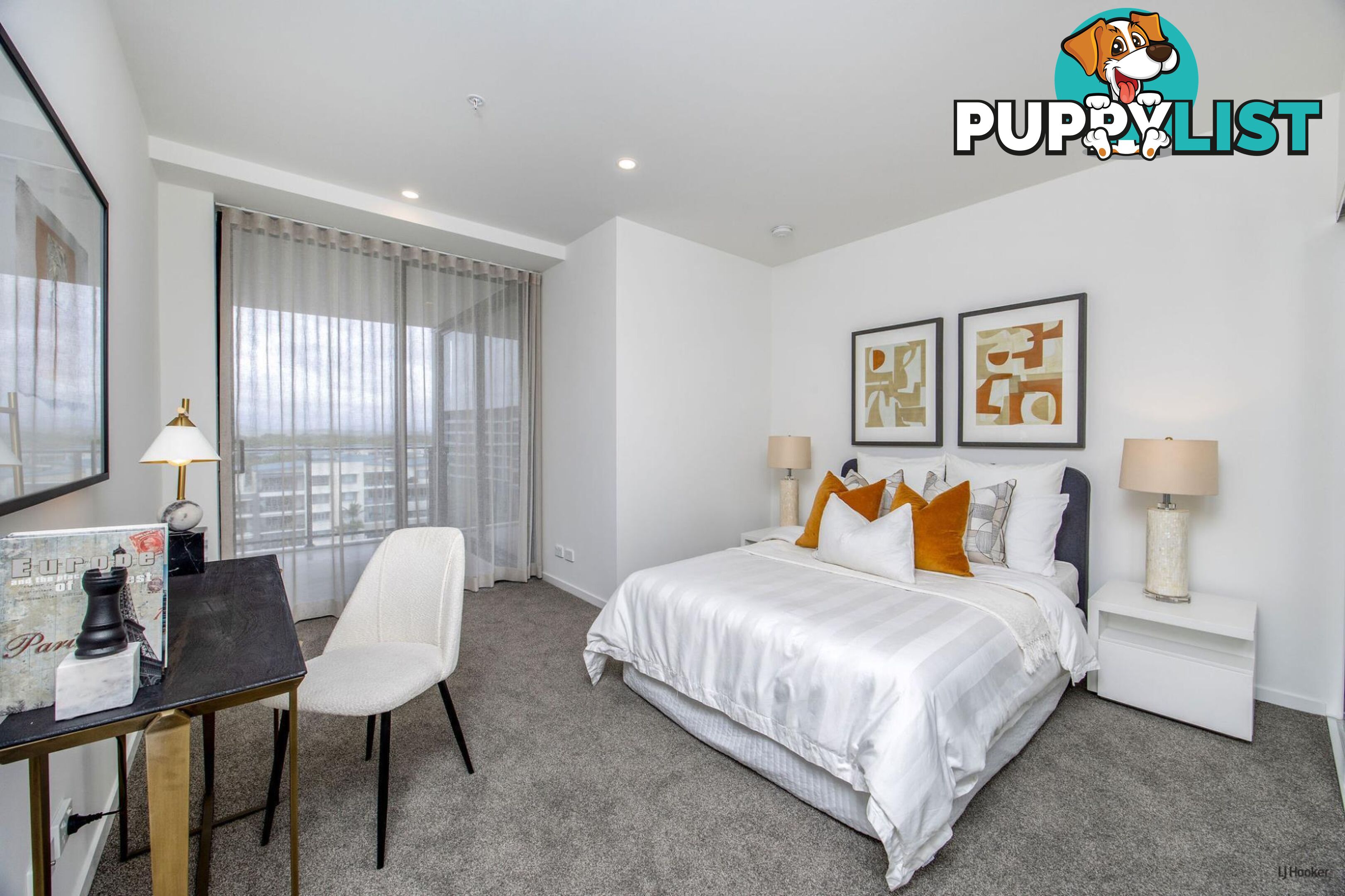 10-12 Sickle Avenue HOPE ISLAND QLD 4212