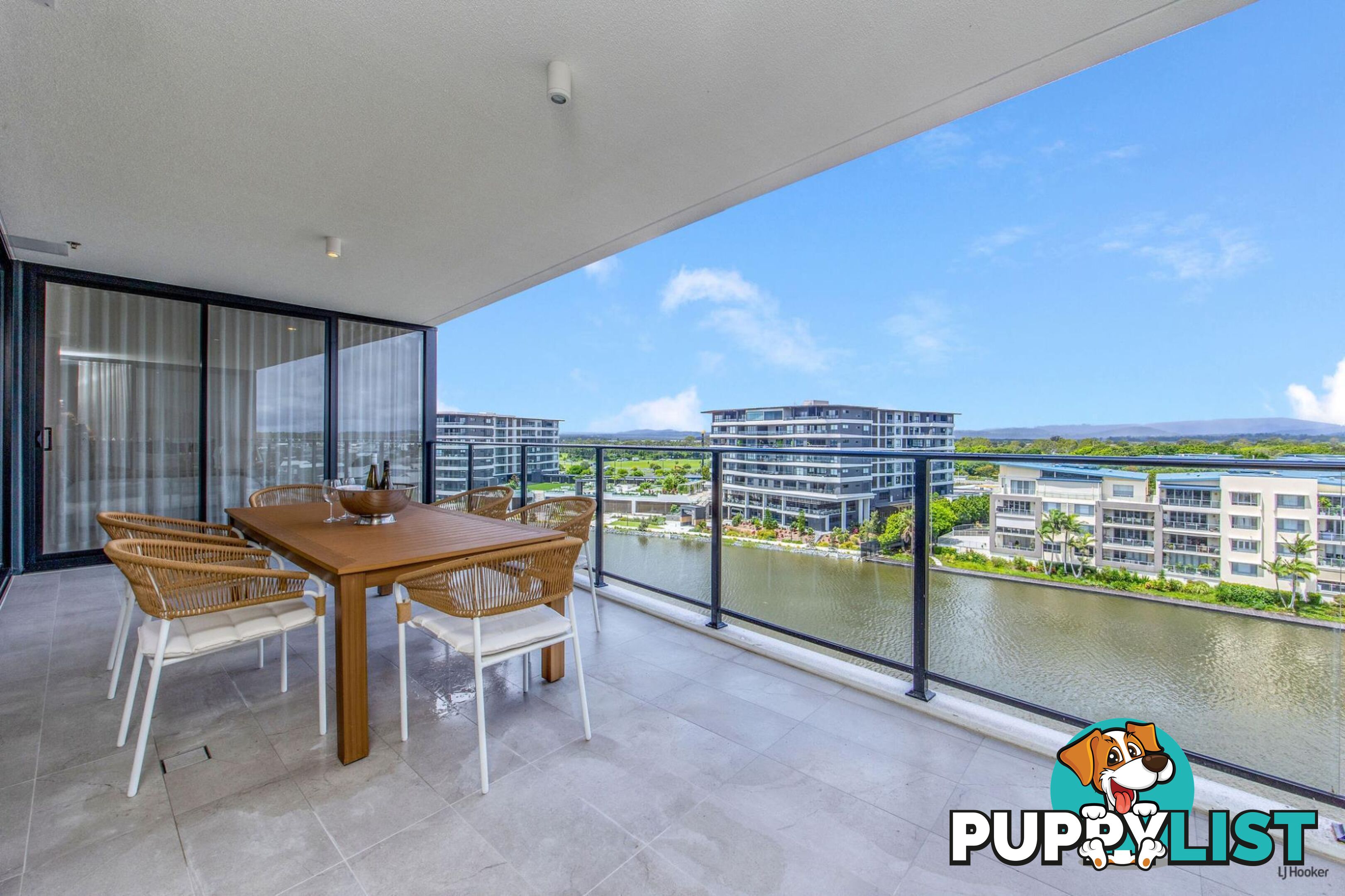 10-12 Sickle Avenue HOPE ISLAND QLD 4212