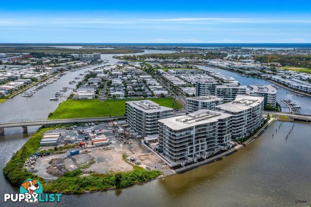 10-12 Sickle Avenue HOPE ISLAND QLD 4212