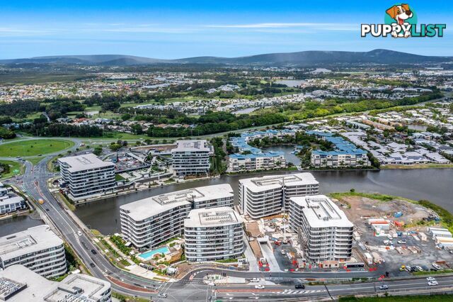 10-12 Sickle Avenue HOPE ISLAND QLD 4212