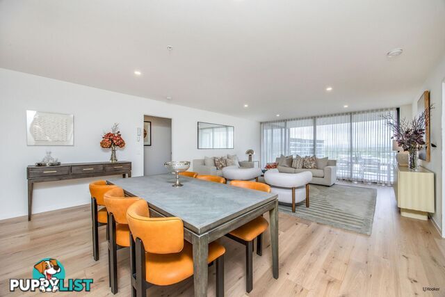 10-12 Sickle Avenue HOPE ISLAND QLD 4212