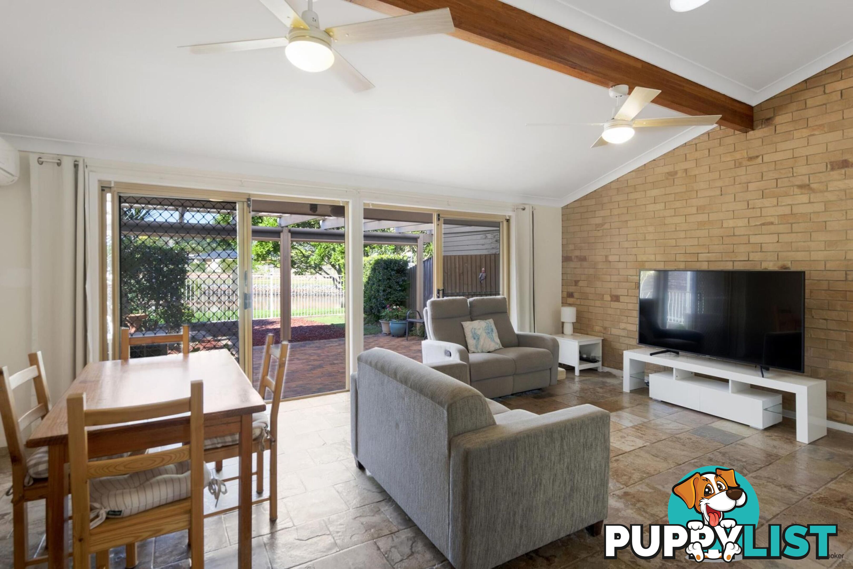 4/18 Bienvenue Drive CURRUMBIN WATERS QLD 4223