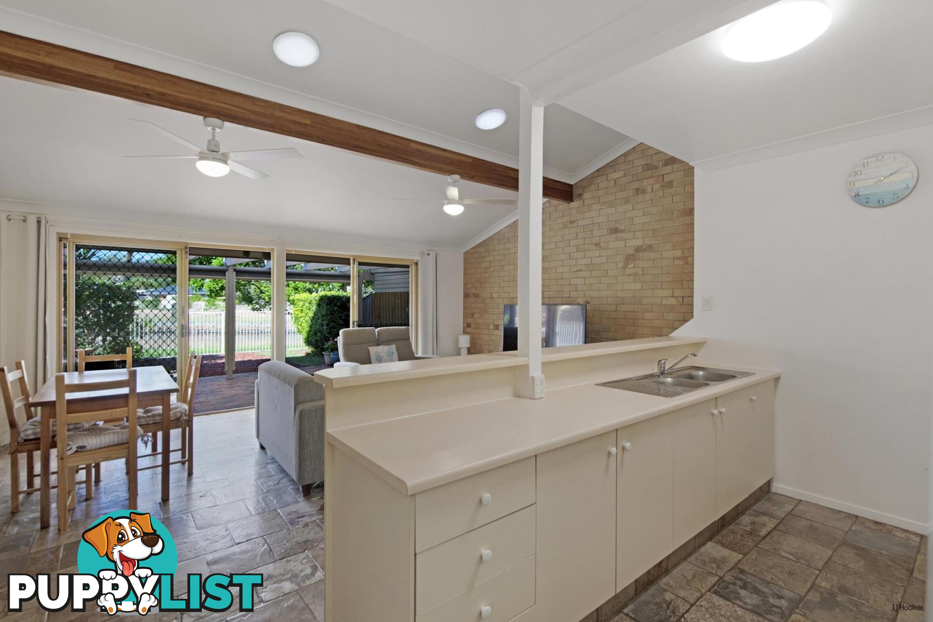 4/18 Bienvenue Drive CURRUMBIN WATERS QLD 4223