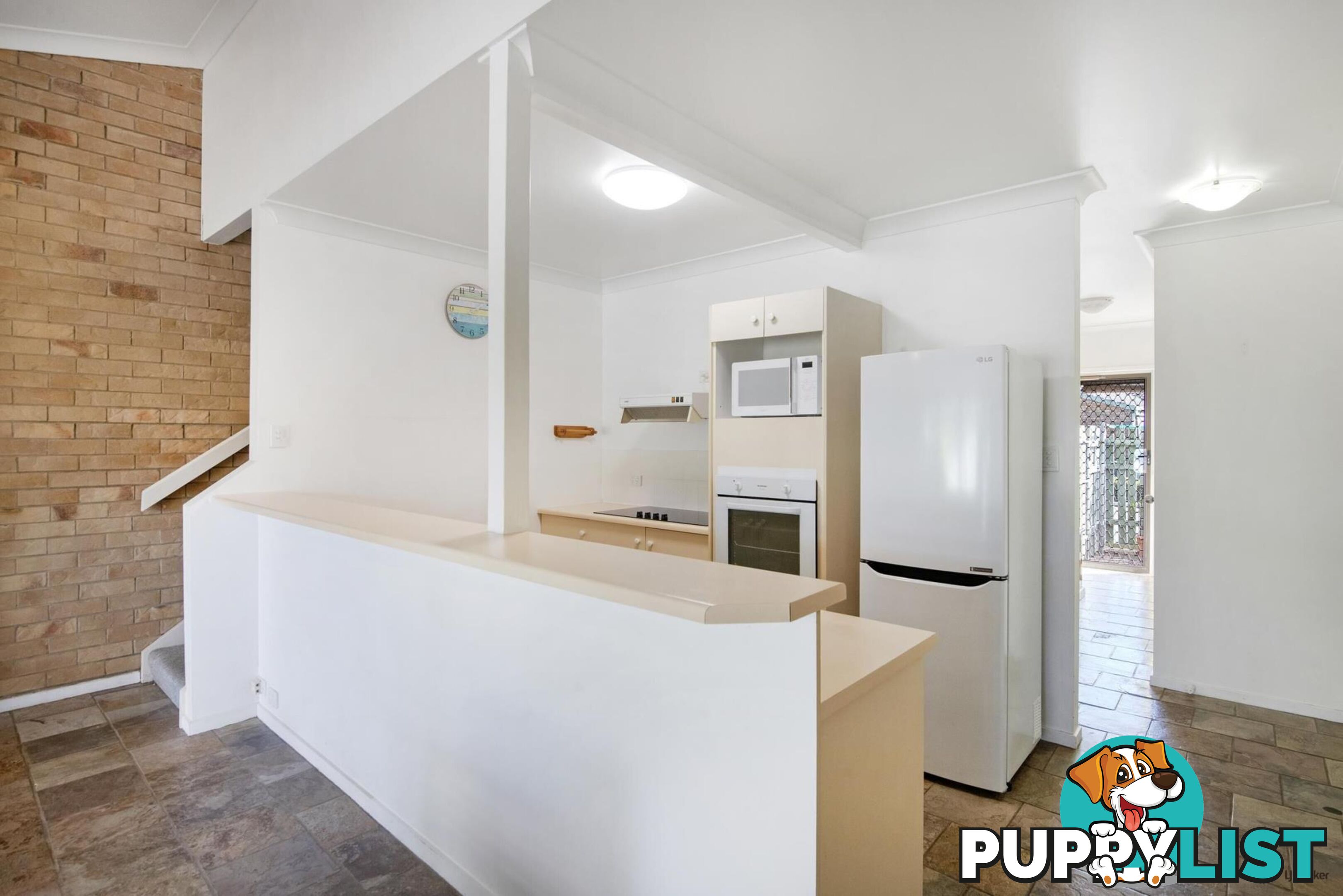4/18 Bienvenue Drive CURRUMBIN WATERS QLD 4223