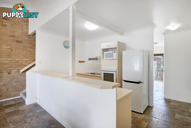 4/18 Bienvenue Drive CURRUMBIN WATERS QLD 4223