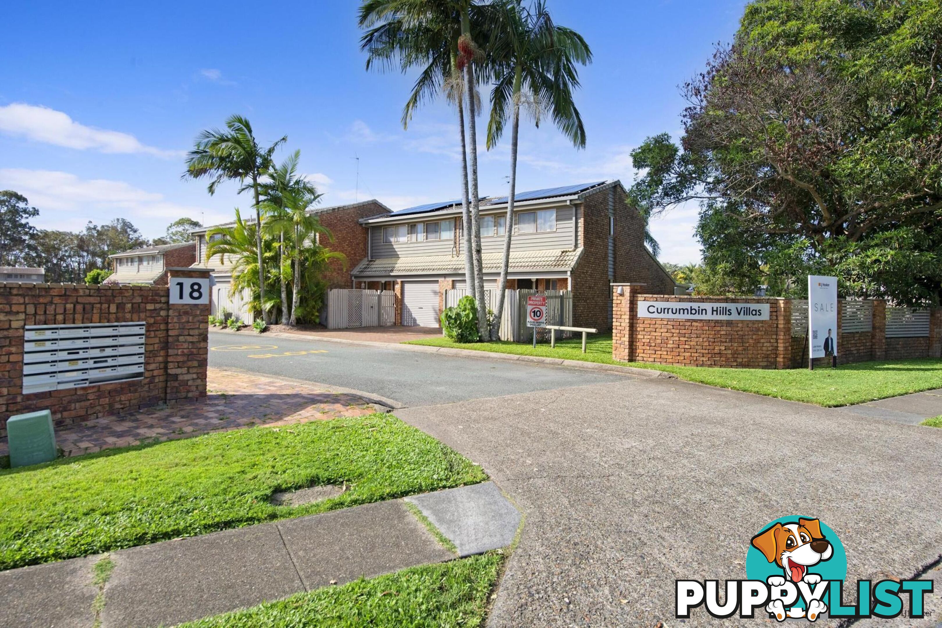 4/18 Bienvenue Drive CURRUMBIN WATERS QLD 4223