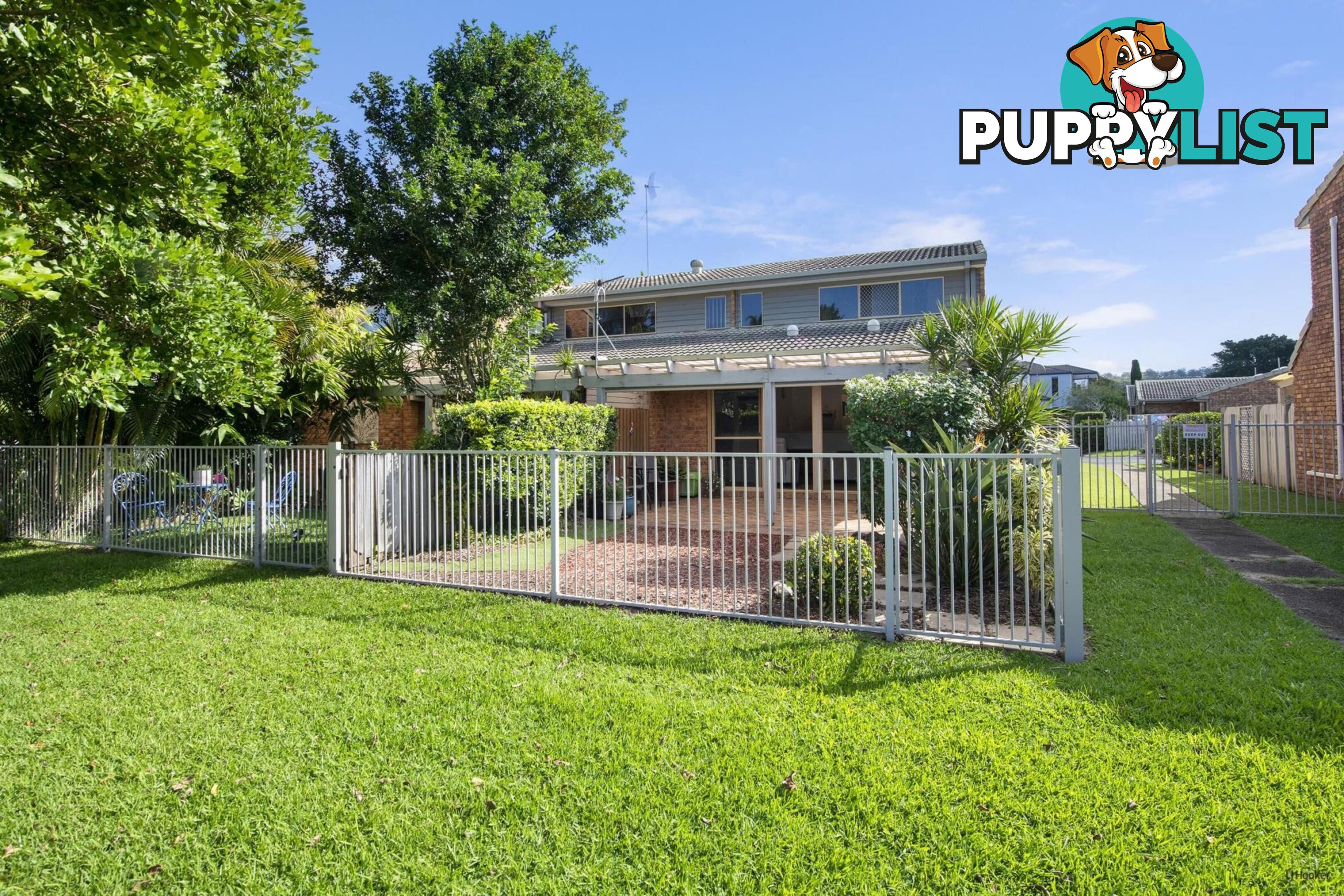 4/18 Bienvenue Drive CURRUMBIN WATERS QLD 4223