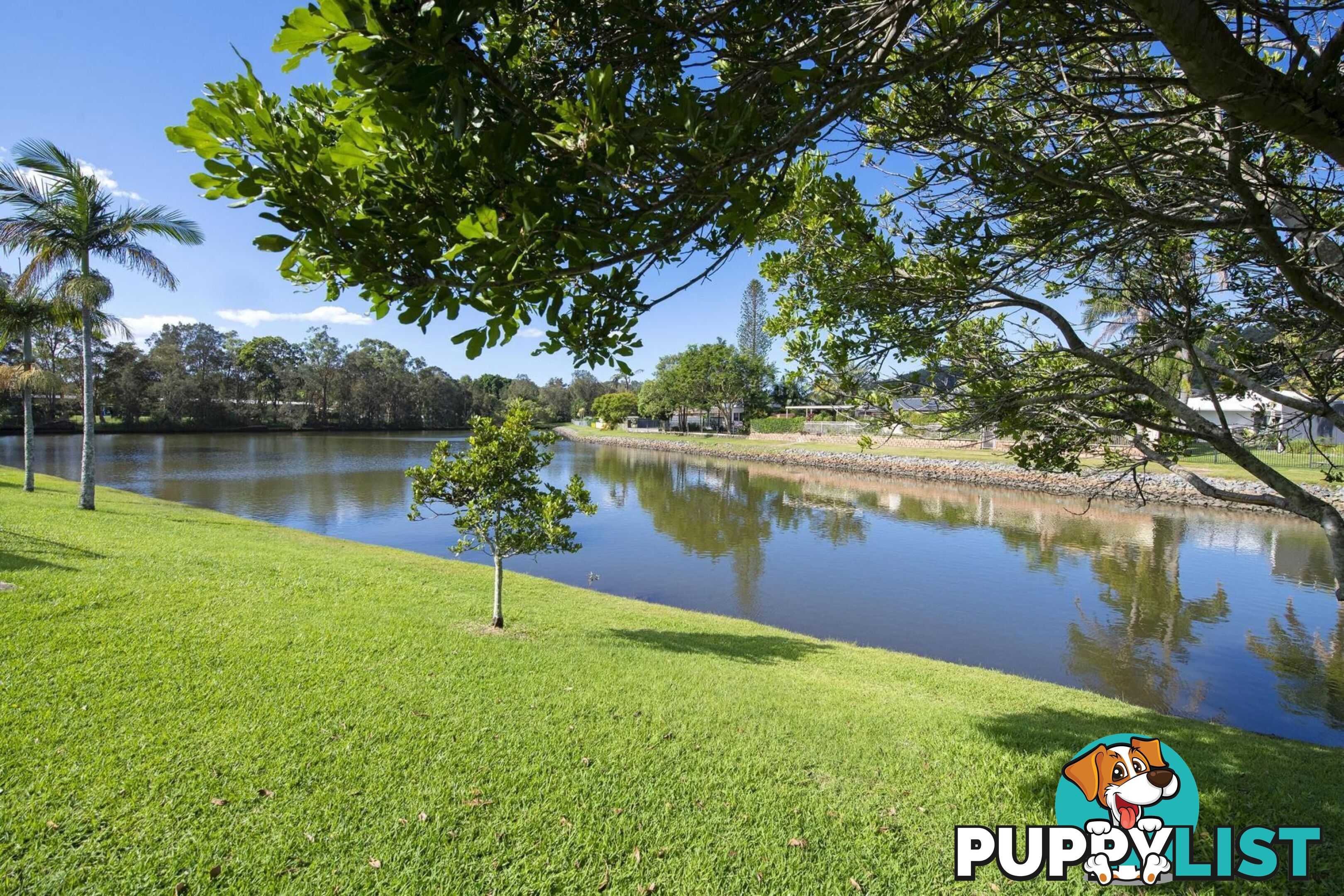 4/18 Bienvenue Drive CURRUMBIN WATERS QLD 4223