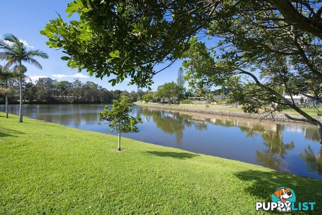 4/18 Bienvenue Drive CURRUMBIN WATERS QLD 4223