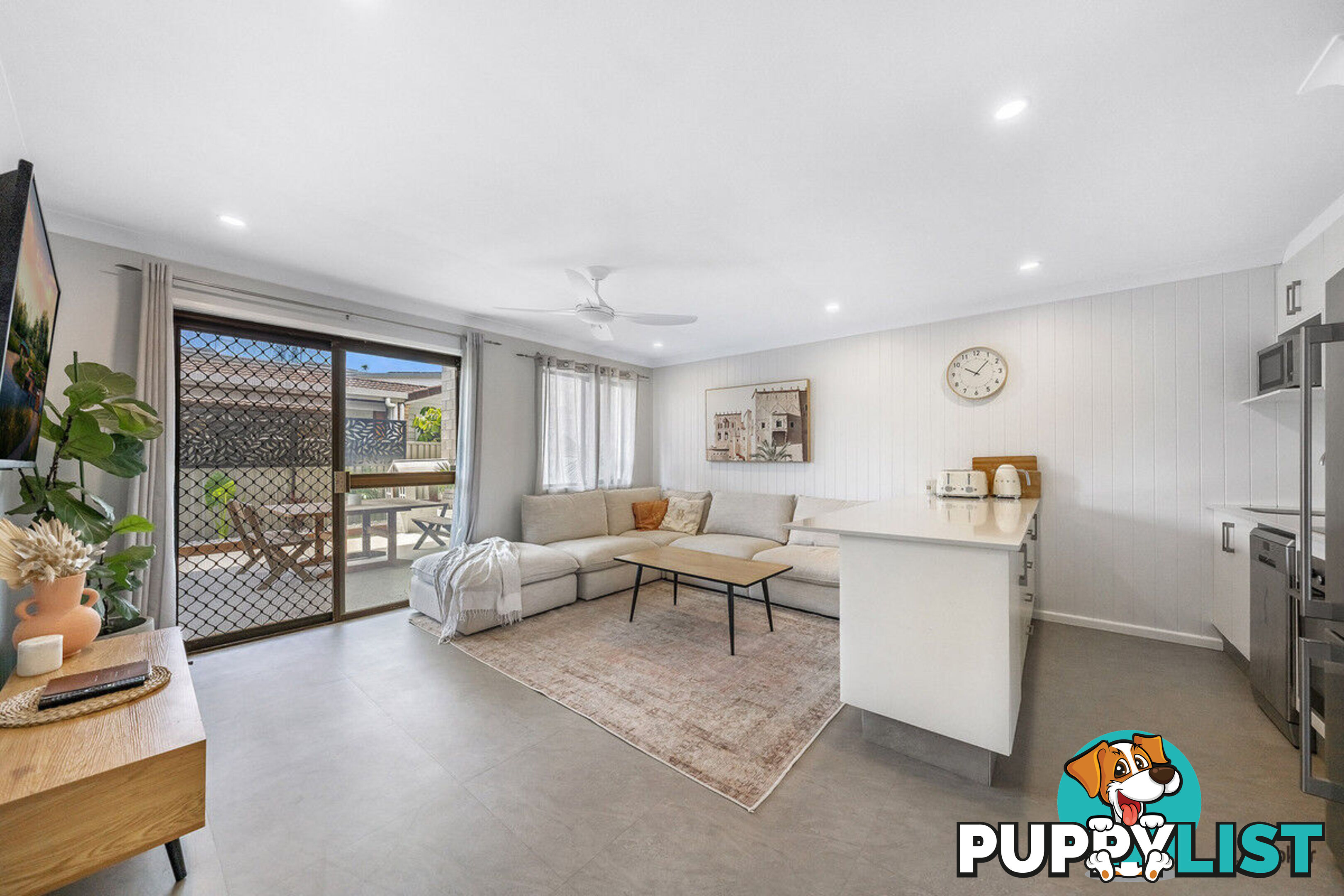 2/21 Walker Avenue PALM BEACH QLD 4221
