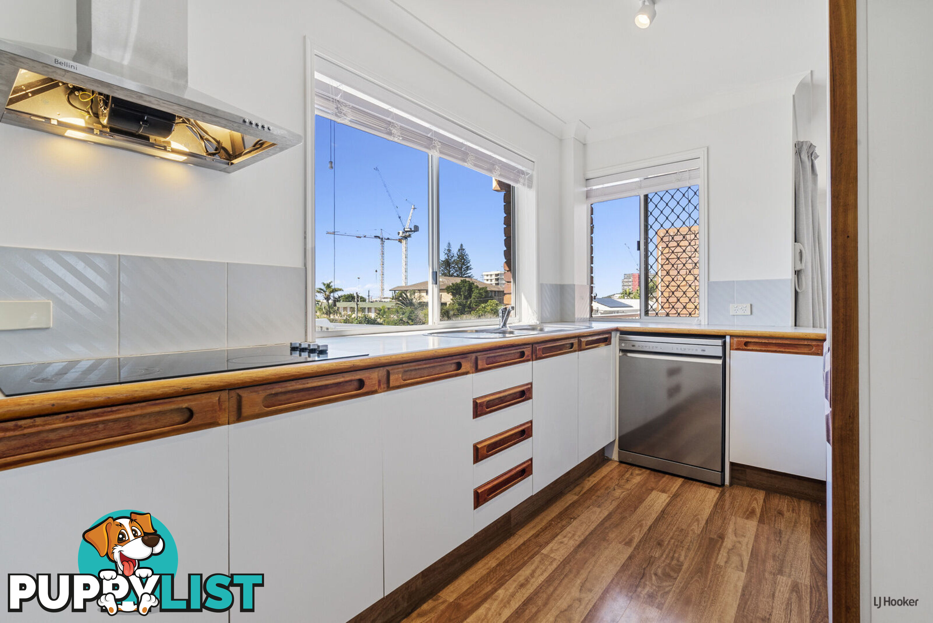 8/11 Fourteenth Avenue PALM BEACH QLD 4221