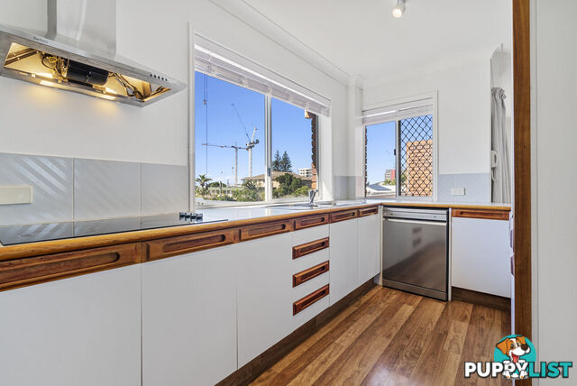 8/11 Fourteenth Avenue PALM BEACH QLD 4221