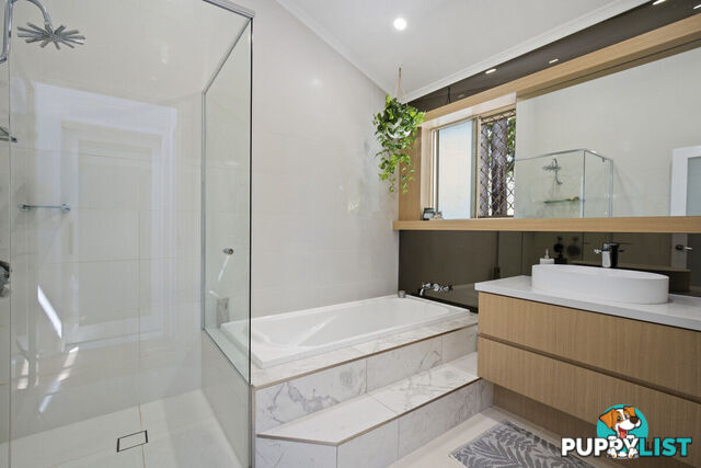 2/28 Foothill Street ELANORA QLD 4221
