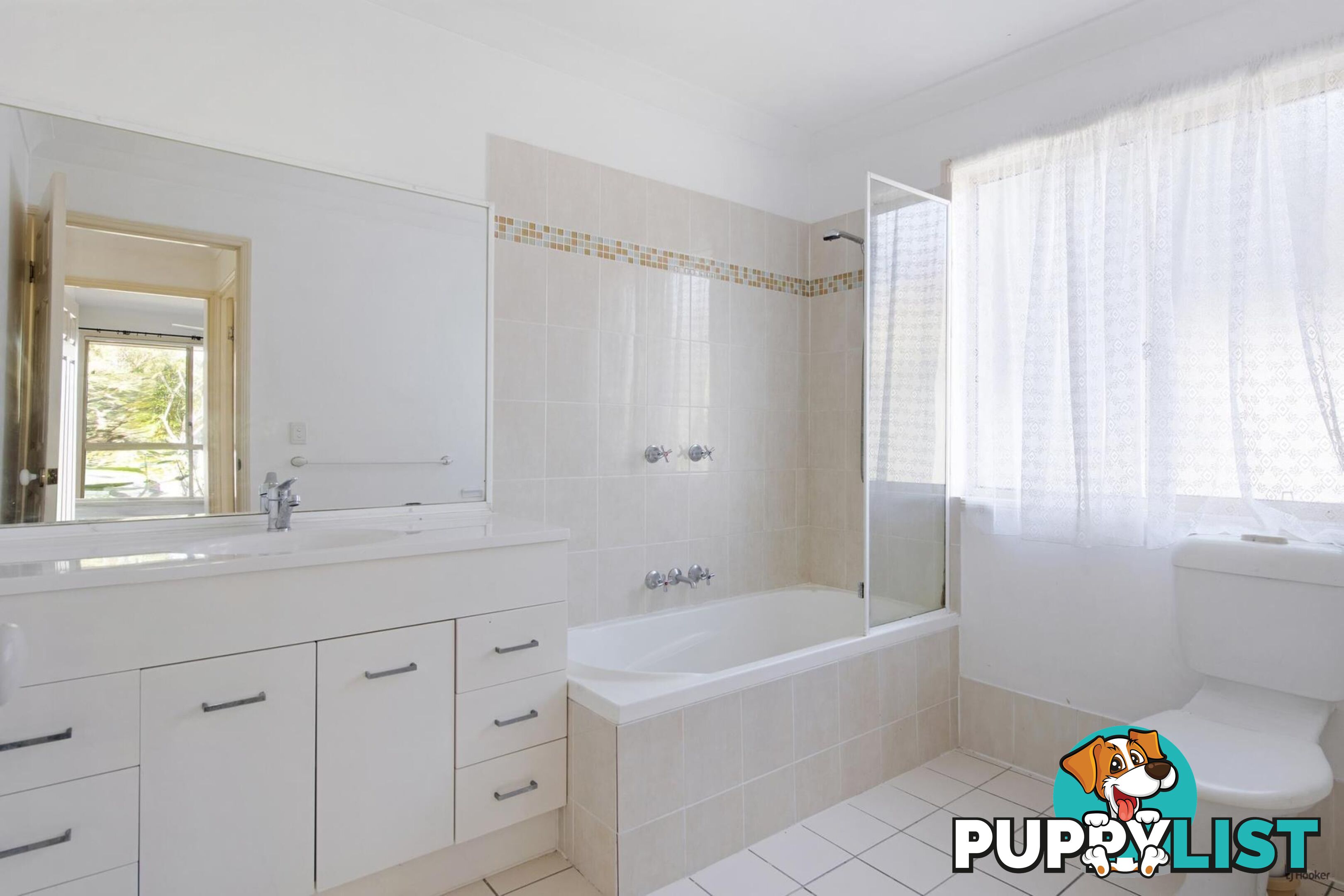 1/21 Mollys Place CURRUMBIN WATERS QLD 4223