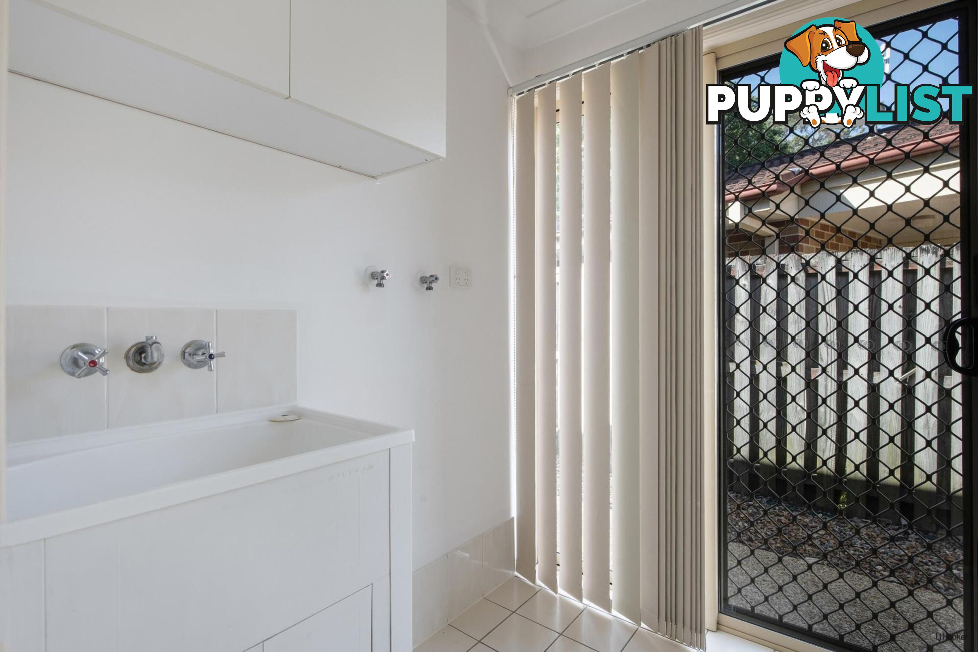 1/21 Mollys Place CURRUMBIN WATERS QLD 4223