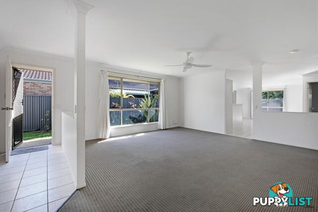 1/21 Mollys Place CURRUMBIN WATERS QLD 4223