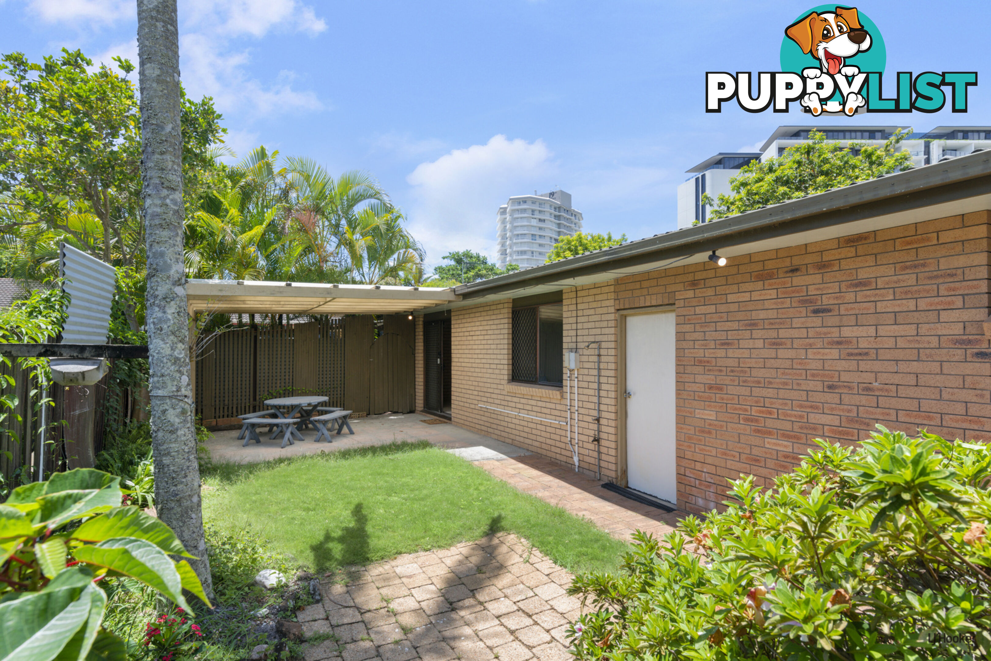 2/18 Brooke Avenue PALM BEACH QLD 4221