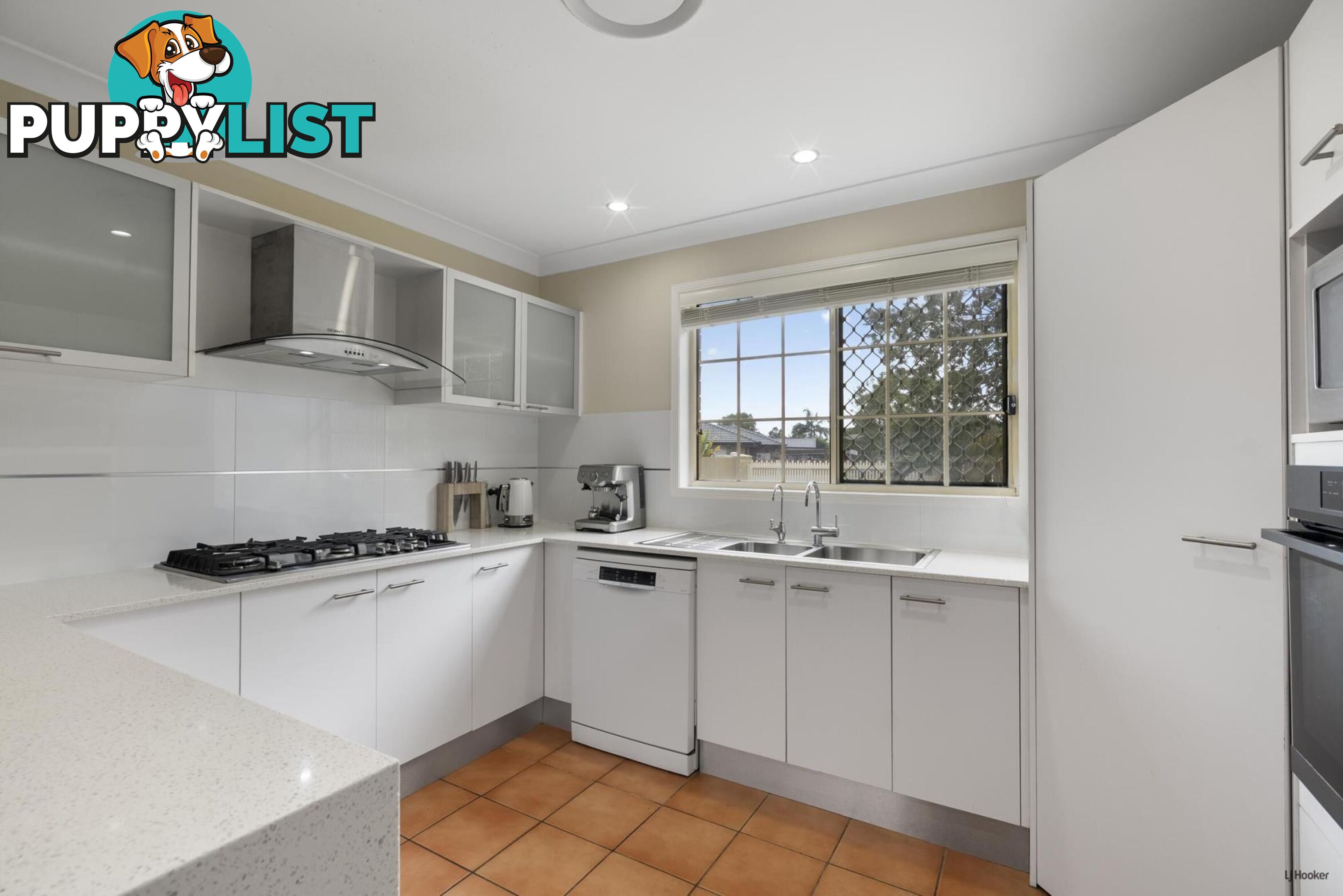21 Ottelia Drive ELANORA QLD 4221