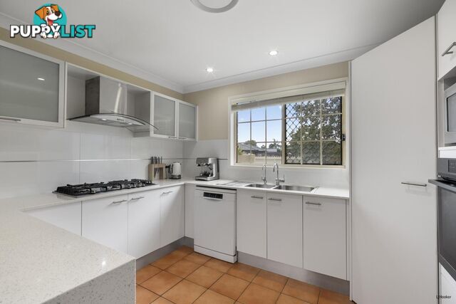 21 Ottelia Drive ELANORA QLD 4221