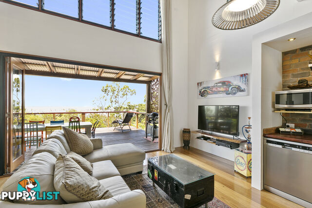 563 Royal Esplanade Manly QLD 4179