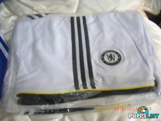 CHELSEA FOOTBALL CLUB NEW WITH TAGS SIZE 2XL TOP + **SHORTS