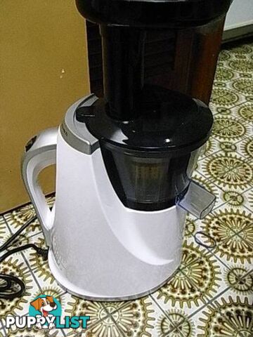 Cold Press Juicer Slow Juicer Premium Brand: Bellini near new c