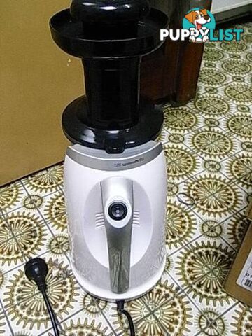 Cold Press Juicer Slow Juicer Premium Brand: Bellini near new con