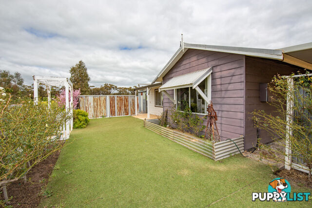 13 Walkey Close Bejoording WA 6566