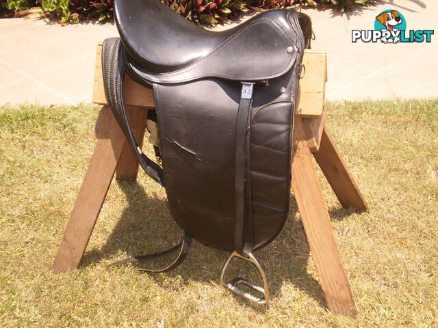 15" Black saddle