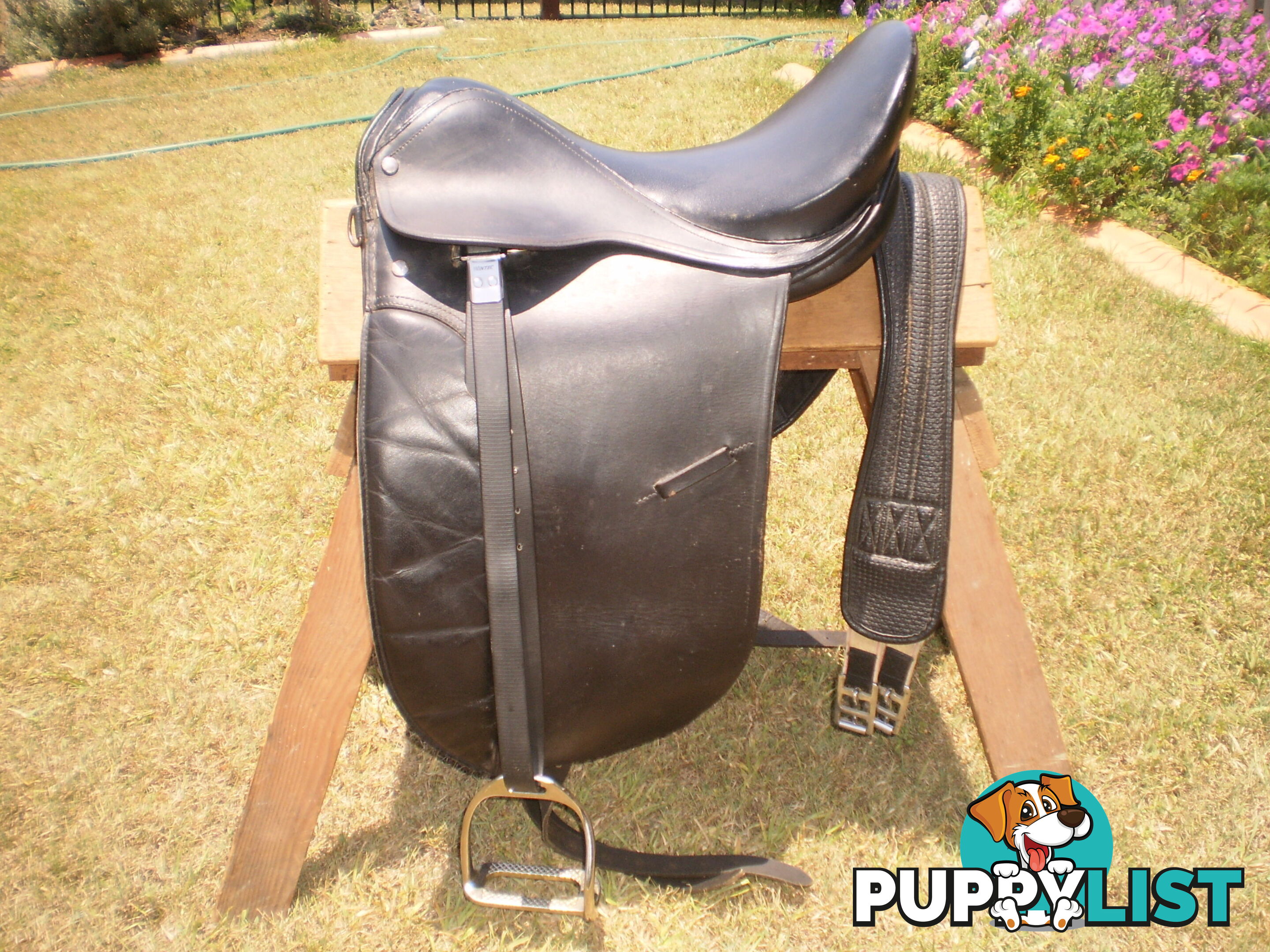 15" Black saddle