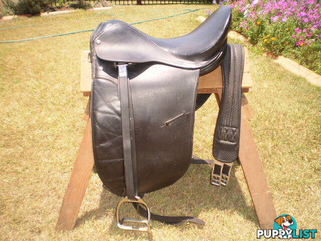 15" Black saddle