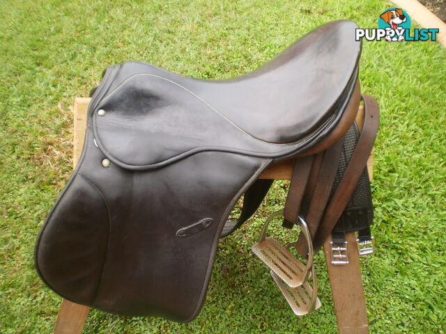 Stubben Saddle 16"