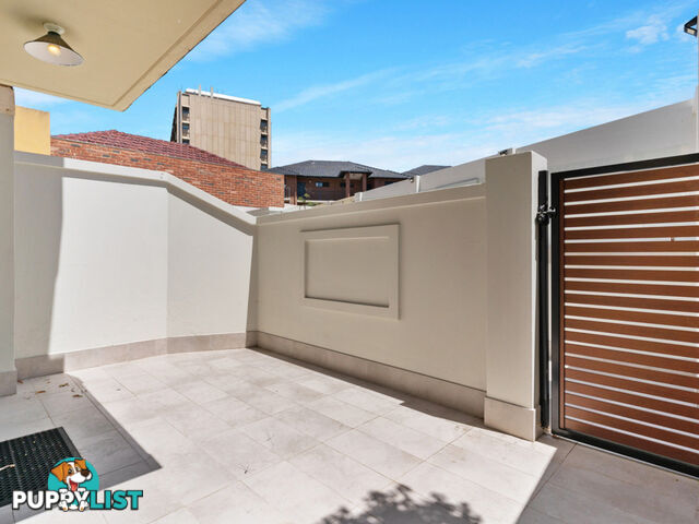 2/30 Waterloo Crescent EAST PERTH WA 6004