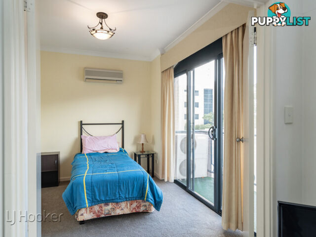 28/11 Regal Place EAST PERTH WA 6004